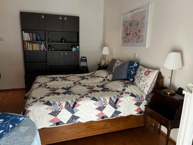 אתונה Spacious And Sunny Appartment In Cholargos מראה חיצוני תמונה