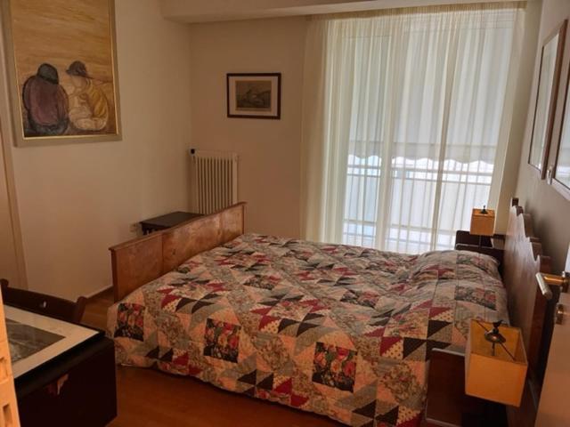 אתונה Spacious And Sunny Appartment In Cholargos מראה חיצוני תמונה
