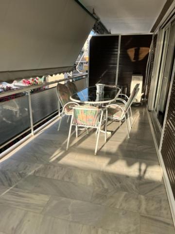 אתונה Spacious And Sunny Appartment In Cholargos מראה חיצוני תמונה