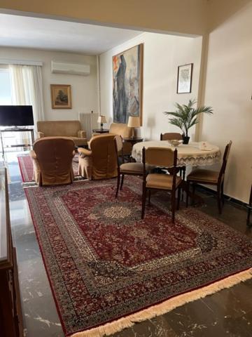 אתונה Spacious And Sunny Appartment In Cholargos מראה חיצוני תמונה