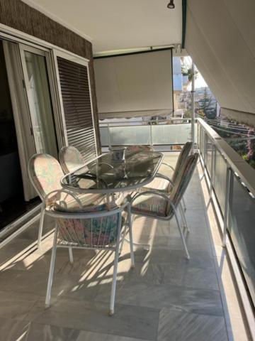 אתונה Spacious And Sunny Appartment In Cholargos מראה חיצוני תמונה
