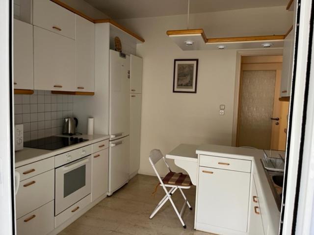 אתונה Spacious And Sunny Appartment In Cholargos מראה חיצוני תמונה