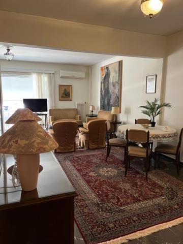 אתונה Spacious And Sunny Appartment In Cholargos מראה חיצוני תמונה