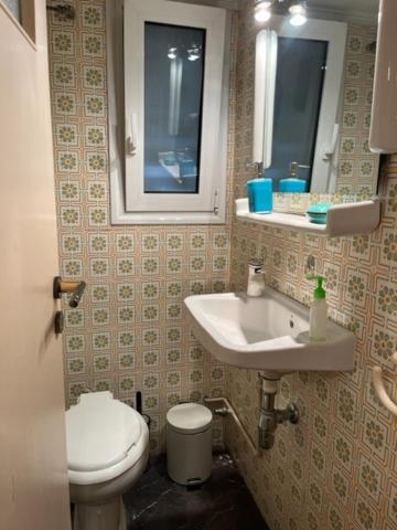 אתונה Spacious And Sunny Appartment In Cholargos מראה חיצוני תמונה