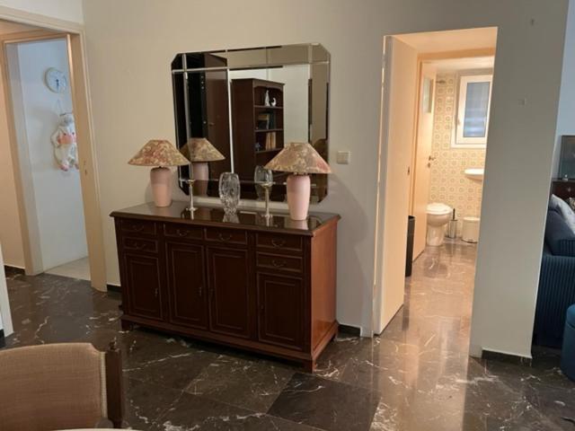 אתונה Spacious And Sunny Appartment In Cholargos מראה חיצוני תמונה